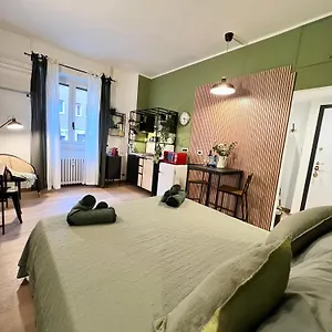 Appartement La Bella Charme 3 Km Away From Duomo/ Netflix & Wi-fi Included, Milan