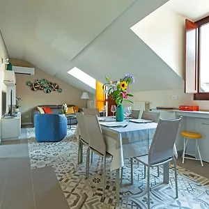 Appartement Renovated Penthouse Duomo & Via Torino, Milan